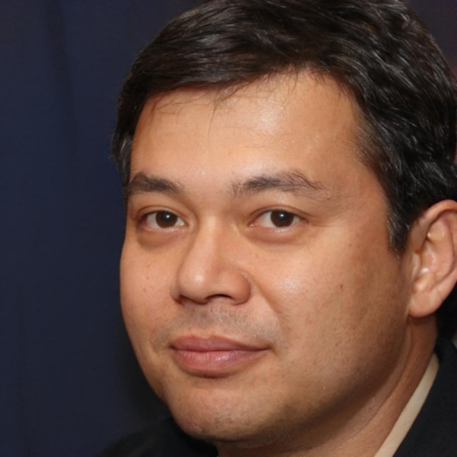 Преподаватель курса Дамир Қайратұлы